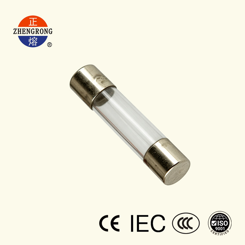 250V తక్కువ బ్రేకింగ్ సామర్థ్యంతో 6*30mm 15A ఫ్యూజ్
